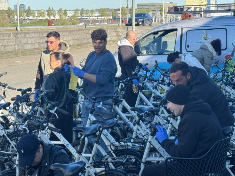 Donatie van de fietsen 1